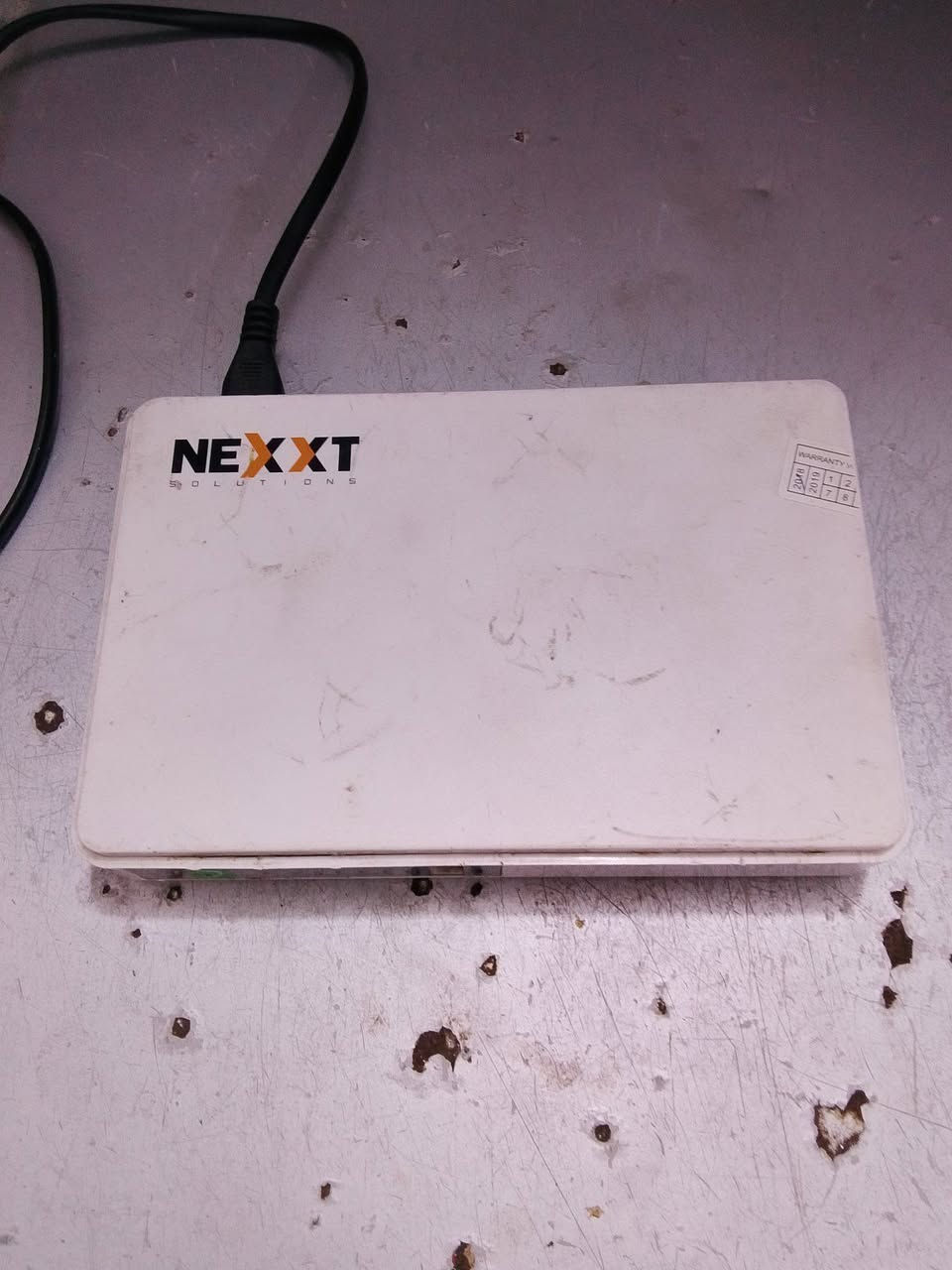 السلام عليكم اغراض جديده استعمال قليل جدا نظيفه وع الفحص مكنسه كهربائيه باله امزون سعرها 15 الف جهاز دي فدي باله امزون نظيف جدا يشتغل شخن وكهرباء السعر 20 الف راوتر يشتغل ع الكيبل الضوئي مباشر مع يوبي اس شفال محتاج بس بطاريه السعر 10الف بغداد مجينة الصدر حي طارق هاتف *********** موجود واتساب
