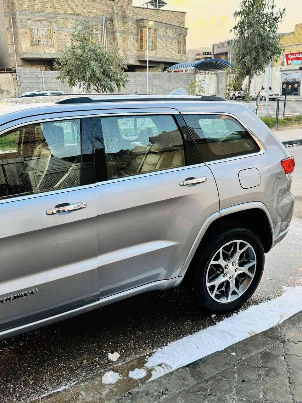 سلام عليكم اخواني الاعزاء جيب 20 خليجي اوفرلاند كفاله عامه داخل قرميدي فول الفول تخم تاير حساسات سونار موجود مكان البصره الرقم مال سياره رقم دولي جديد هذاً صوره قديمه السعر 317 وبي مجال رقم الهاتف ***********
