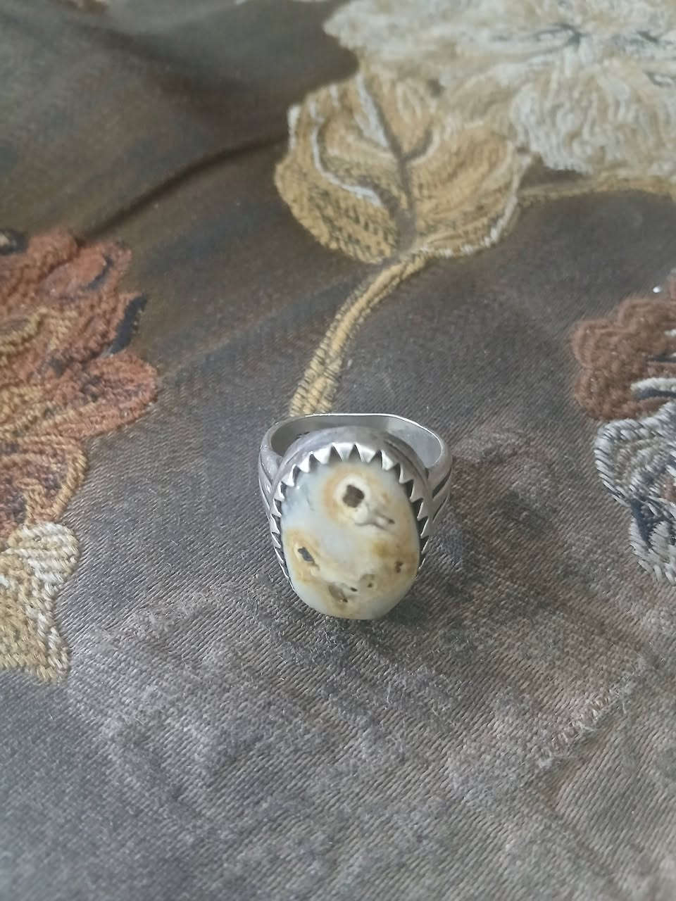 فظة عراقي والحجرة مااعرف شنو
بغداد الكرخ ***********
