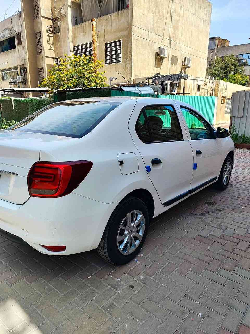 رينو سمبل 2018 للبيع ماشيه 80الف كيلو جاهزه السياره ونظيفه جدا باسمي تحويل ثاني يوم هزه ورقم وسنويه كله مجدده جديد مكفوله في بغداد زيونه رقمي ***********
