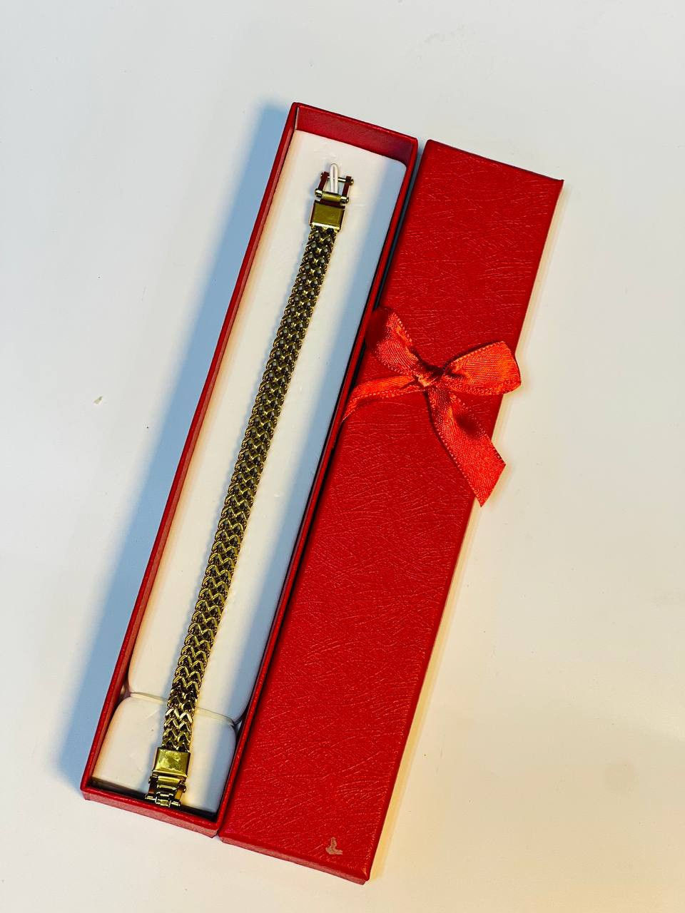 سوار رجالي 💘.
🌺طلاء ثابت 
🌺لون اسود
🌺السعر : 10 الاف مع توصيل


**إذا كنت صاحب هذا الإعلان وتريد حذفه لأي سبب، رجاءا أرسل رسالة إلى الدعم الفني**