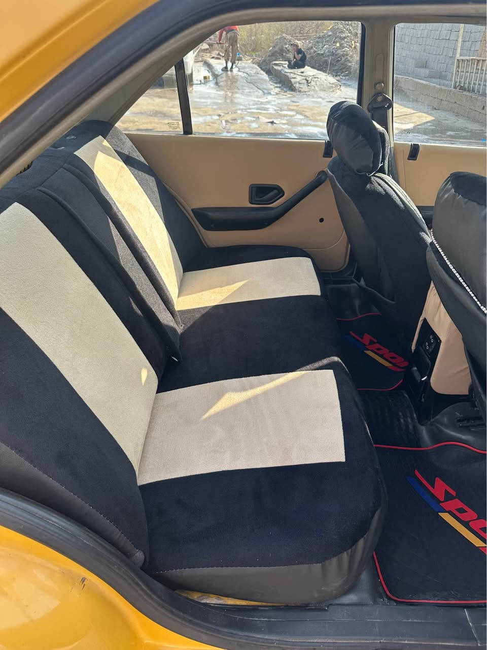 سلام عليكم 
بيجو بارس 2015 
رقم بغداد أنكليزي تحويل ثاني يوم غرفتهة جديدة تخبل كهربائيات كلهة شغاله تبريد يرادله بس راديتر فقط 
مبدل بيهة بنيد كير مكينة مكفولات السعر ٤٢ وبيهة مجال بسيط 
*********** بغداد, العراق
