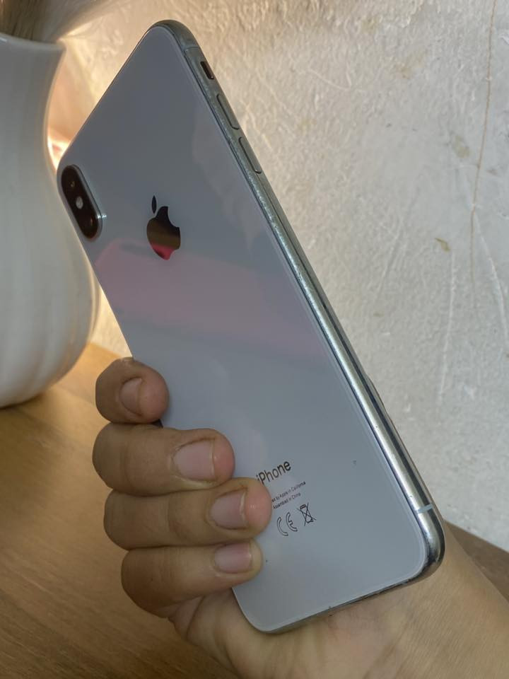 ايفون xماكس للبيع سعر 225وبي مجال للشراي 
***********
