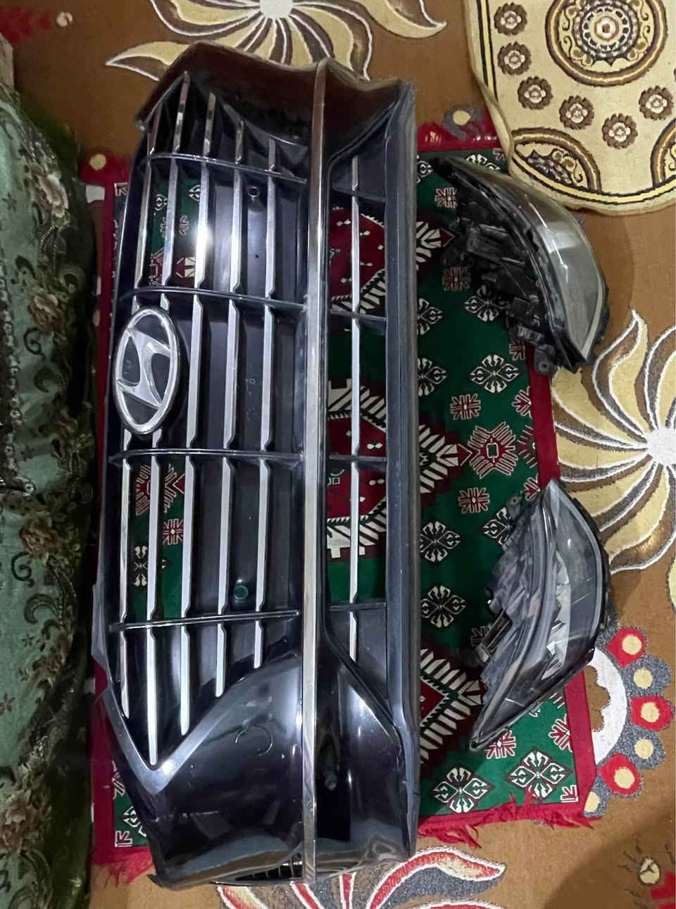 السلام عليكم غراض سوناتا للبيع مكاني بصرة دعامية مستعملة ونضيفه سعره 200 وبيه مجال ولايتات امامي لدهن محترك ثنينهن واكو واحد لعالي مالته خربان وثاني مابي شي بس لد محترك مالته وعالي وناصي شغال وبي فطر صغير يحتاجله جامه مكاني بصرة استفسار خاص لو ع رقم ***********وبي واتساب هم البصرة, العراق
