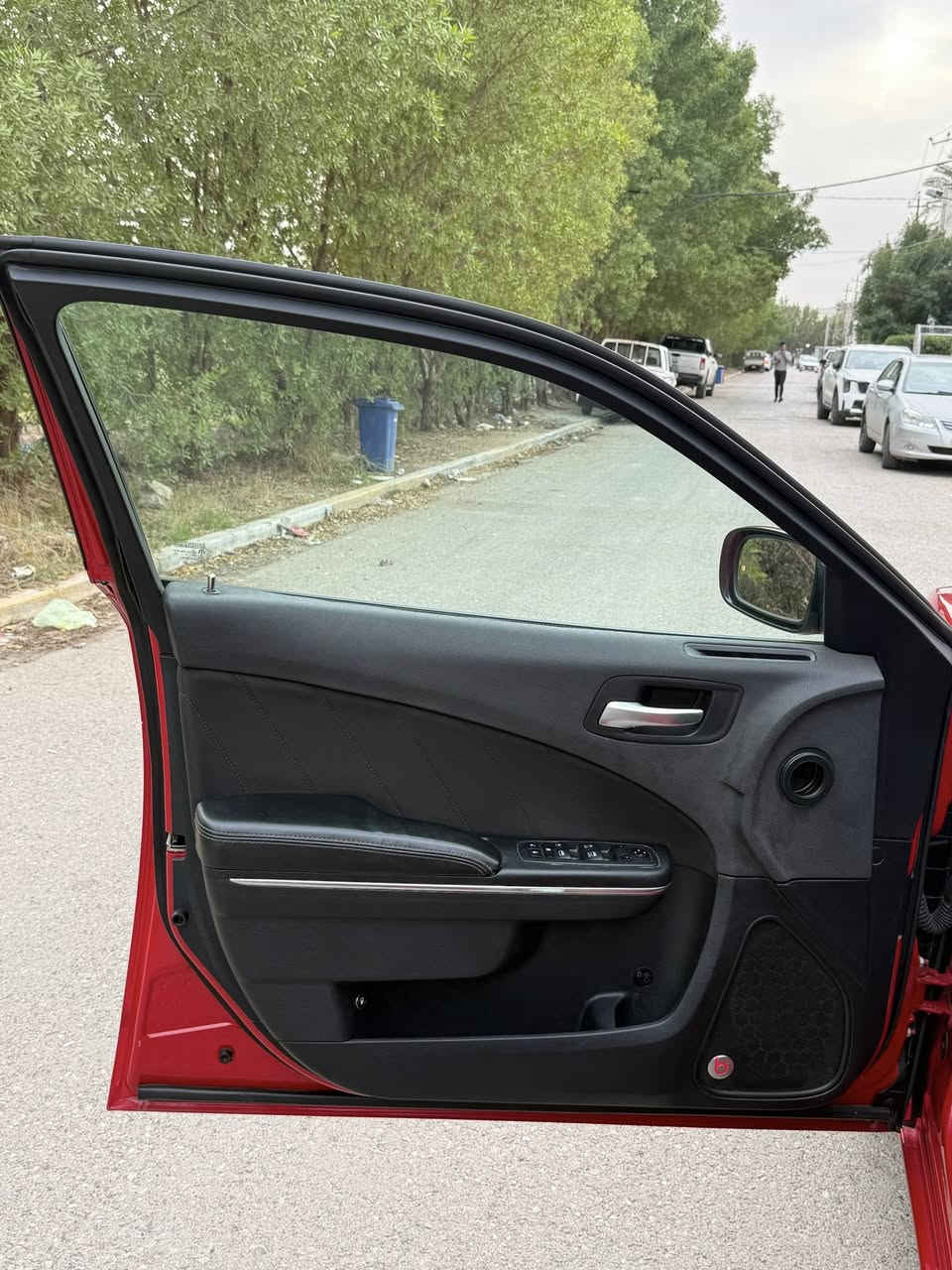 جارجر  (2017) (رالي)
السيارة كندي كلين 

السيارة  جديدة ماكو هيج نضافه 

 لون مميز مكفولة  من الضربه والصبغ   و البارد 

رقم اربيل الدولي بسمي هزه جديده تحويل ثاني يوم 

   ماشية (76) الف كم 

مواصفات الرالي الفول معروفه

لايت زنون اصل 

فتحة 

سستم صوت بيتس 

مري تعتيم 

ترحيب بل مري 

رادار جانبي 

كشنات حضن 

كشنات تدفئة 

شاشة كبيرة 

دمام بل صندوك 

كامره خلفيه دواره 

عداد ٢٦٠ 

حساس خلفي 

تو ويل 

منظومة زينون بلاديه 

بيهة عدة انضمة 

شاشة اعطال 

كراسي  كهرباء 

ومعروفة مواصفات الفول الباقية 

السعر  (248) وبيهة مجال 

رقمي ***********

مكاني بغداد بيع او مراوس
