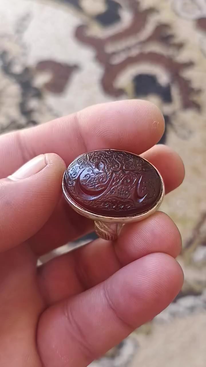 يمانيه.. ملكيه ياقوتيه..صياغه نجفيه يدويه ثقيله .. سعر90.. واذا اكو صياغة عارف انطي فرق


**إذا كنت صاحب هذا الإعلان وتريد حذفه لأي سبب، رجاءا أرسل رسالة إلى الدعم الفني**