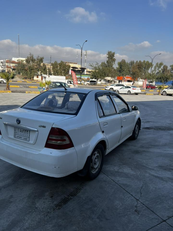 السلام عليكم
سي كي 2012 للبيع
فقط نقد بدون مراوس
بدون صبغ
كابون بانزين ورقي 
ماشية 107
سنوية منتهية
طخم جديد 
تايرات جدد
مكينة كورلا شرط كير شرط
السعر 50 وبيها مجال جداً بسيط
السيارة مصروف عليها خير من الله
مكانها موصل الايسر
للتواصل
***********
***********
