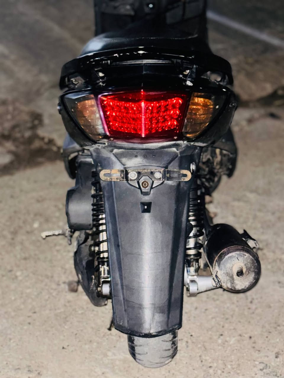 السلام عليكم سكنس فحل ياباني لمتدد بيها تدفئه للبيع او مراوس ب ٤ كير 
دراجه اخت الرمبه نكرة سلف شرط شلعه ومعدل كفرات الاصليه مكينه خير من الله مكينه ونوزل كفاله مزودة كلجات رياضي 
للاستفسار ***********
