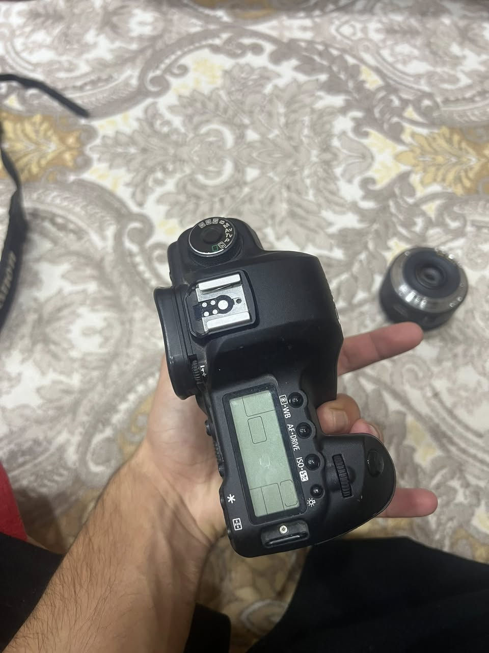 كامره كانون 5D مارك 2
سلام عليكم كأمره كانون 5Dii مع عدسه 50mm مع فلتر ينشد بل عدسه سينمائي مع بطاريتين وشاحن بطاريه وحزام شترها تقريبا 8k او 9k مكاني البصرة سعر 700 وبيه مجال للشراي إذا مو شراي لا تعبني ولا أتعبك هـ***********
