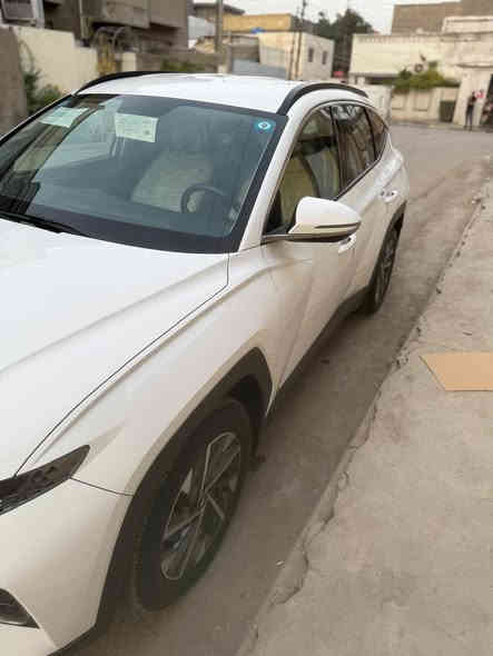 سلام عليكم توسان موديل 24خليجي فول مواصافات عدة بنرامة ماشية 25الف جديدة رقم بغداد مكان السيارة بغداد السونار مرفق مع الصور السيارة جديدة السعر 215 وبيه مجال للطيبين رقم الهاتف *********** موجود واتساب
