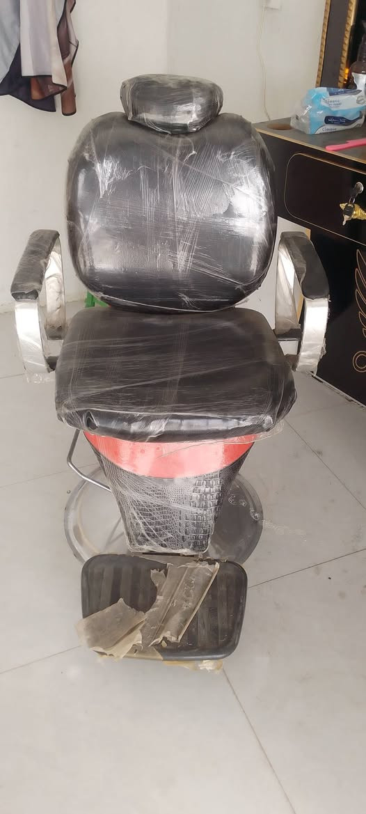 سلام عليكم اخوان عندي غراض حلاقة نضيفات كلش للاستفسار ***********واتساب موجود
