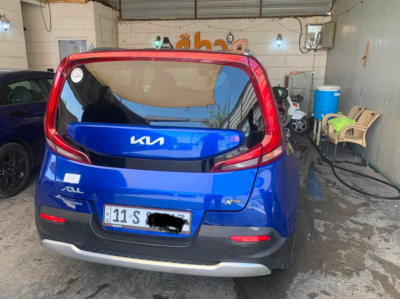 📣 للبيع: كيا صول٢٠٢٢ GT-Line (فول ماعدى الفتحه) وارد أمريكي
تفاصيل السيارة:

الموديل: كيا صول (Kia Soul)

سنة الصنع:٢٠٢٢

الفئة: GT-Line (حزمة رياضية بالكامل)

المواصفات:  فول ماعدى الفتحه

المنشأ: وارد أمريكي

اللون الخارجي: أزرق ملكي مميز وجذاب جداً

اللون الداخلي: موضح في الصور نظيفه وبحالة ممتازة

المسافة المقطوعة: ١٠٤ ألف كيلومتر فقط

شاشة عرض تعمل باللمس تدعم Apple CarPlay و Android Auto، مع كاميرا خلفية عالية الدقة

أنظمة الأمان: رادار تحذير من الاصطدام الأمامي، نظام الحفاظ على المسار، وتنبيه النقاط العمياء

الراحة: تحكم كامل من المقود (تحكم ستيرينج)، مثبت سرعة، ودخول ذكي

مكان المعاينة:رقمها بغداد كما موضح بالصور بأسمي موجود في محافظة كربلاء ادزلك رقم الشاصي وفحص  المطلوب: (١٤٧ ورقة) بيه مجال مراوس بصول موديل اعلى موافق 

📞 للتواصل والاستفسار ***********
