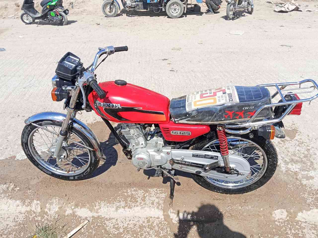 السلام عليك شباب 
دراجه لبيع موديل 21اوراق اصولي 
كوت شارع النفط 
***********
