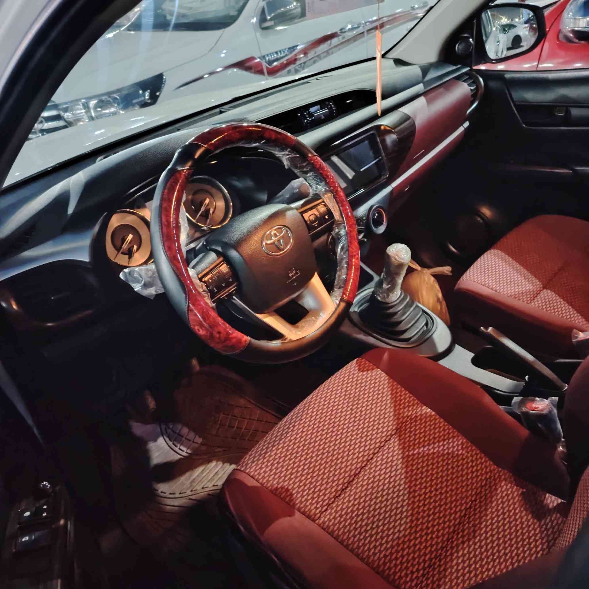 ٢٠٢٣ مكفوله من كل شي بيها ملاحضه بلباب الخلفي  رقم أربيل سياره جديده وضع شركه ماشيه ٦٠  السعر ٢٤٥ وبها مجال *********** كير عادي
