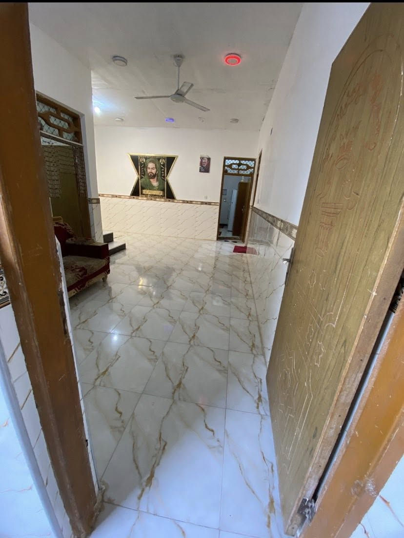 دار سكن للبيع رقم ومسجل بلبلديه البناء بلوك وحديث بلدجيلي ع طريق الامام المحسن بلبدايه المساحه الكليه 330 متر يحتوي ع ثلاث غرف واستقبال وصاله ومطبخ ومجمع صحيات
غرفتين 4*6
وغرفه 4*4
صاله 7*7
استقبال 7*4 ونص
مجمع صحيات 2 ونص ب2 ونص
الاستفسار مكتب الثقه ‭0773 126 8578‬
