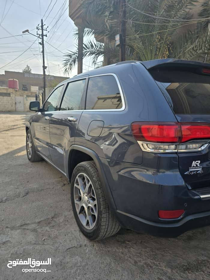 جيب كراند شيروكي لمتد وارد امريكي حادث جاملغ عكس السايق شخط بلباب الي بصفة وصارت عندي رصعة يمي بلبنيد كلش صغيرة تخم تاير جديد قبل يومين بدلتة صدر جديد ماشية تقريبا 52000 ميل فتحة سقف رادار جانبي نقطة عمياء شاشة كبيرة داخل جلد بيجي كشنات كهرباء كشن واستيرن تدفئة اربع  مودات قيادة فور ويل محرك 6 سلندر 3600 ويل 20 صندوق كهرباء تحكم ستيرن تبريد قطعتين تبريد منفصل للجهتين كامرة خلفية حساس خلفي لايت زنون  السيارة رقم سليمانية باسمي تحويل مباشر السعر 275 ورقة  موجودة بغداد الاعظمية  للاستفسار ***********
