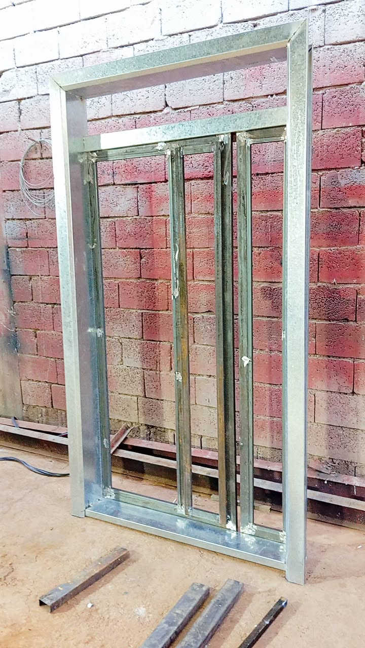 تخفيض اسعار باب قاصه من ديكورات سروك حداد ⚒️ بدال 600الف هسة 450الف عرض الفترة محدودة 💪
***********☎️
