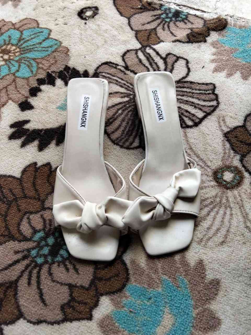 كل قطعه الها قياسها وسعرها


**إذا كنت صاحب هذا الإعلان وتريد حذفه لأي سبب، رجاءا أرسل رسالة إلى الدعم الفني**