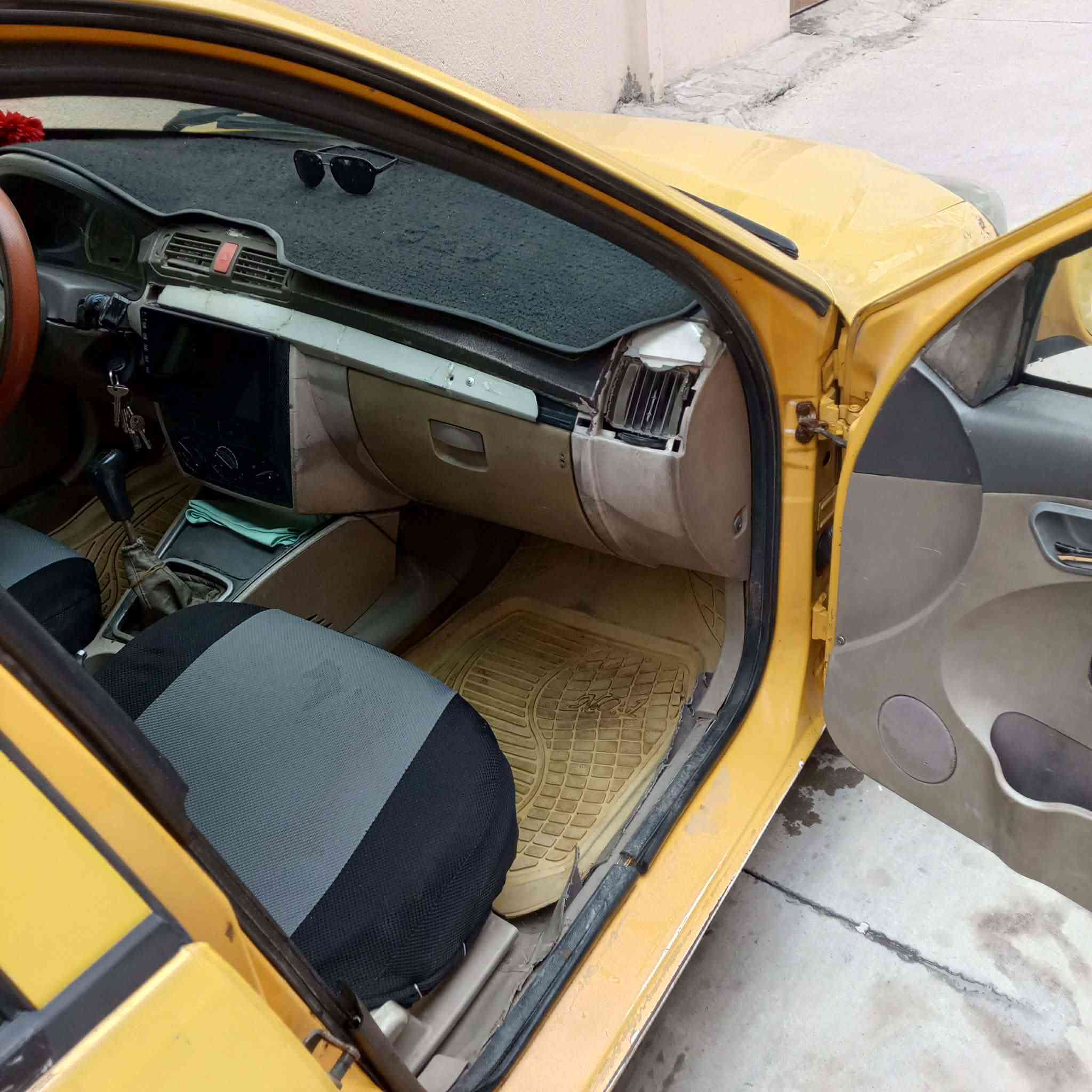 السلام عليكم ورحمة الله
ليفان للبيع موديل 2010
كير ومحرك كورلا 
رقم الماني 
بيها كابون بانزين بيها تدفئه السعر 22بيها مجال بصيط هذا رقمي للشاري ***********
***********
