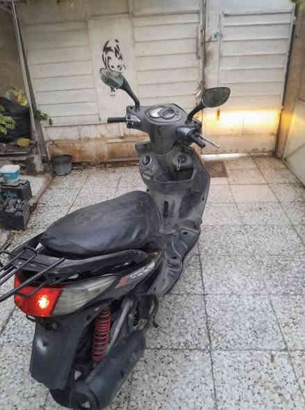 سلام عليكم 
ياماها سكنس فحل ياباني نوزل خطين قبق نفخ ستان كهرباء دراجه مكفوله كفاله عامه عله ايدي من الرمبه محرك كشر كهربائيات كله مكفوله برغي او كلوب نقص مابيهه صارله 8 اشهر نازله من الرمبه مليون و 600 الف نزلتها حاليا اريد ابيعها للعلم طالع بيها كم مره ومجودره وضامها اوراقهه كامله السعر  رايدها مليون و 150 قفل الدراجه ماشيه 21 الف مكاني بغداد المشتل الرقم ***********
