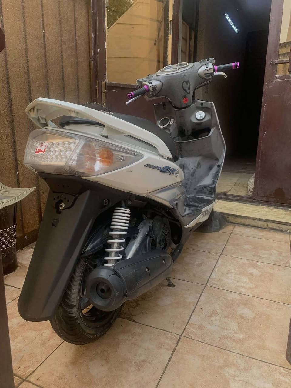 سلام عليكم سكنس فحل نوزل خطين دراجة جديدة ماشية 29 الف حقيقي جميع الكهربائيات شغالة اي نقص مابيهة ب 800 وبيهة مجال 
مكاني الاعظمية للتواصل عالرقم ***********
