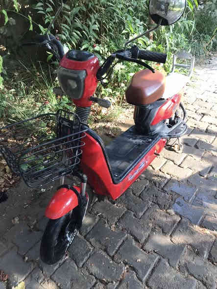 للبيع السعر ١٢٥ والشراي يدلل بطاريت جيده العنوان طريق طويريج قرب سيطرة الابراهيميه ***********
