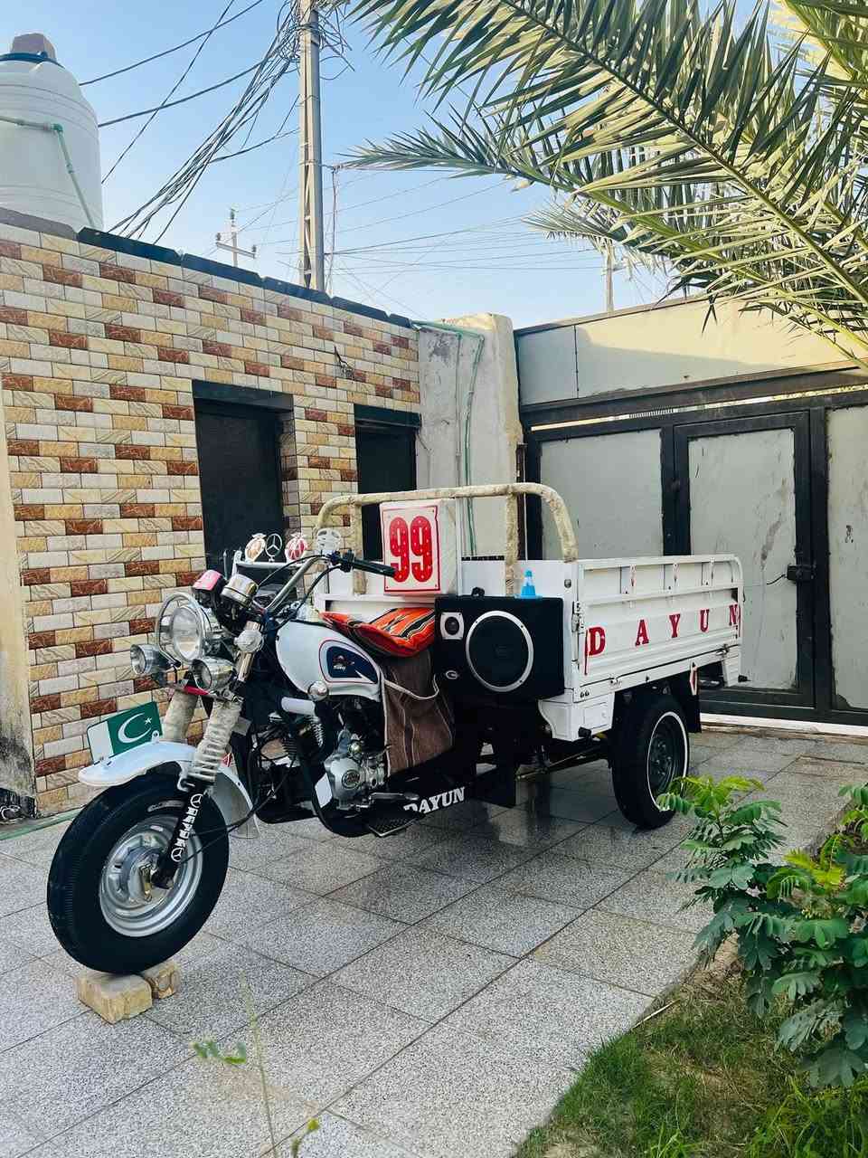 دايون 2010 وكيل وكيلها عماد بلاد بدي لاكص ولالحيم ولاطاك ولامعجون بلاد شاصي بلاد كفاله اكسن ١٠ ابلاد براغي 
محرك خمسه تبديله دهن باقي كلا جديد سلف هندر كهربائيات كلا شغال ستوته متعوب عليها وضامها ماطلع بيها وشراي خاص ***********

سعر2100 بيها مجال للشراي مو شراي للتراسل وبيسوي روحه لوتي 🩴🩴
