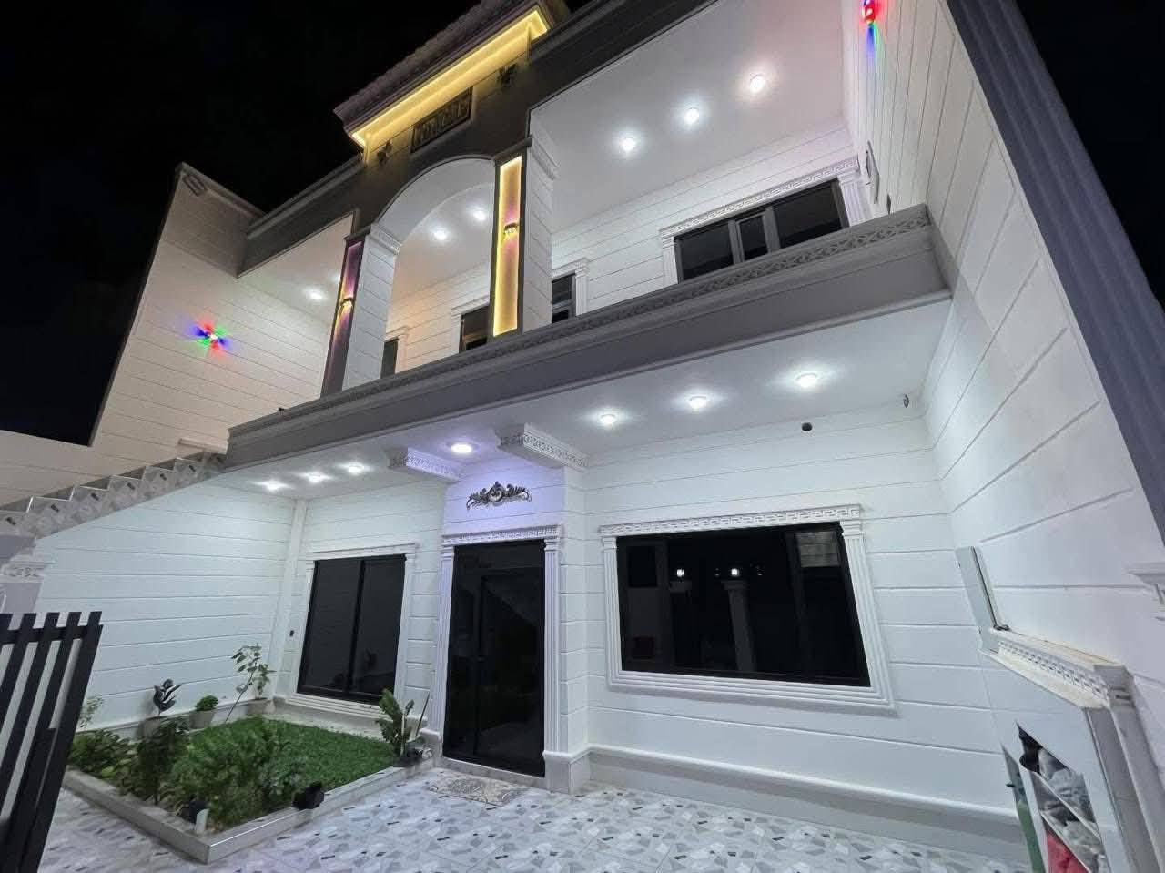 ⚘⚘⚘هەمیــشە عقــــاراتی ڕەوەند  پێشـــەنگە⚘⚘⚘
🏠 خانوو بۆ فرۆشتن نايابه 
🔹 شوێن کەلار/ به رامبه ر تابلو ستى
🔹رووبەری200 متر روى سليمانى
🔹پێکهاتووە له دوو قات كامل  شازه نيزك جاده يه وبرا ركن
_______________________________↘️⁩

بۆزانینی نرخ لایکی پەیج بکە و لە کۆمێنت بنوسە
(نرخ) نرخت پێ دەگات یان پێوەندی بکەن
بە ژمارەی تەلەفۆنی⁦

 *********** م خالد

*********** م ڕەوەند

🔻تێبینی
ئەگەر نرخت پێ نەگەیشت بە نامە ئاگادارمان بکەنەوە
نوسينكه ى [ كمال ]
سه ره وى بازارى شار به رامبه ر ماركيتى شاه
