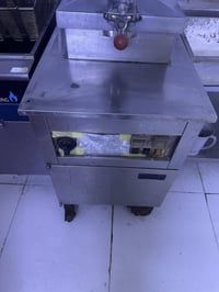 للبيع جدر كنتاكي صيني  السعر 5 ورقه بي مجال الشراي شغال ع الفحص  07733...