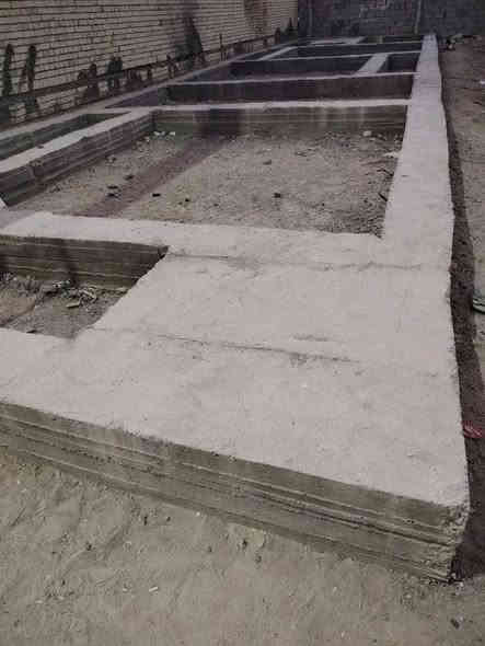 بيع مستعجل،،، عرصة طابو زراعي سند ٢٥ موقع ممتاز في حي ميسان قرب مول جوهرة العرب قرب مدرسة نون تاسع عرصة عن الشارع العام بيهة إقرار داخل المحكمة المساحة ١٣٠ متر. متوفر بيها جميع الخدمات ماء وكهرباء وإنارة... الاتصال على الرقم ***********
