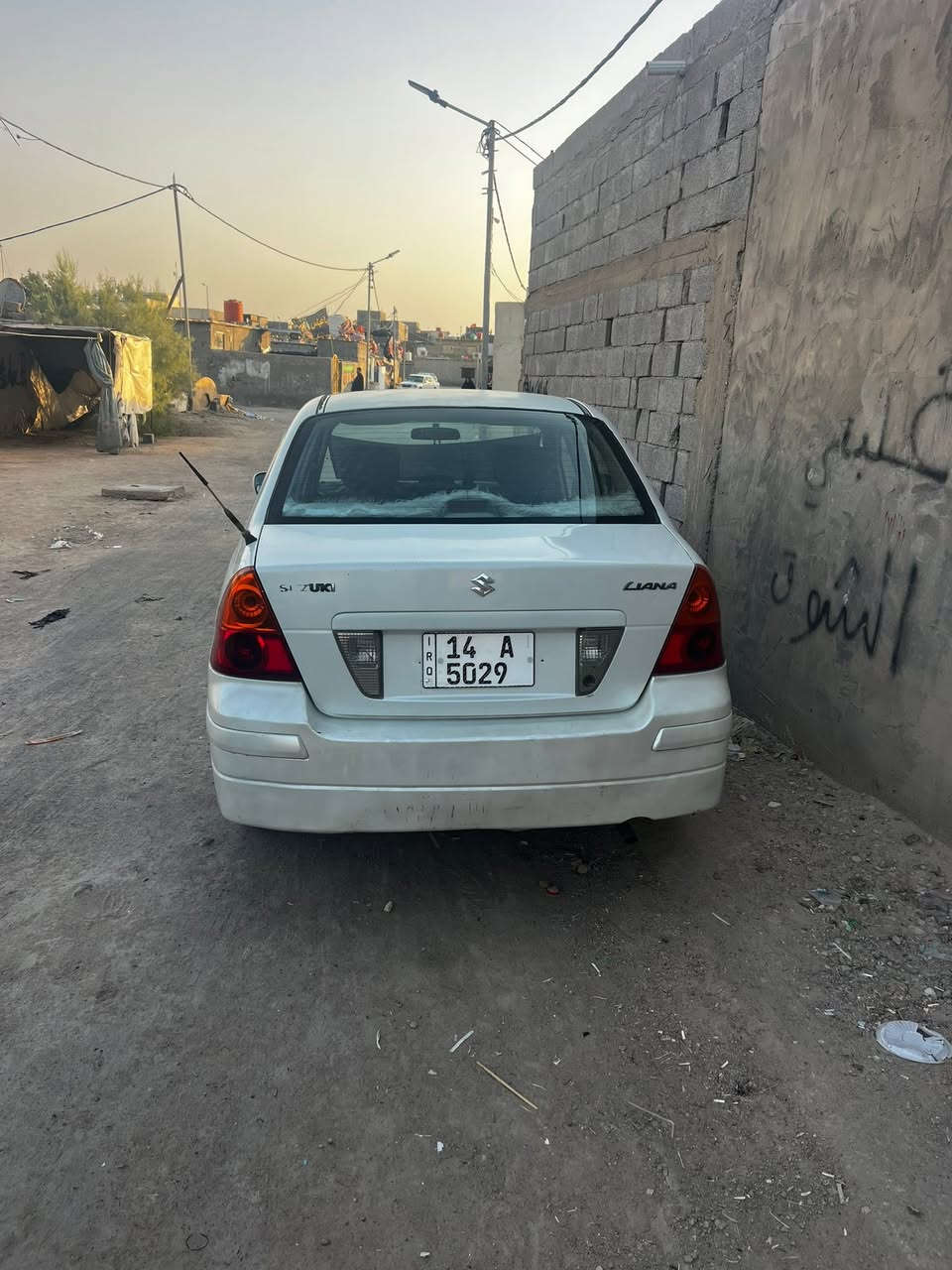 سلام عليكم ساسوكي للبيع موديل 2005 سياره كير محرك كله كفاله تخم تأيرت جديد تبريد عوزه بس غاز حداديه كله جديد رقم جديد بسمي تحويل ثاني يوم مكان السياره البصره *********** سعر 48 وبيه مجال
