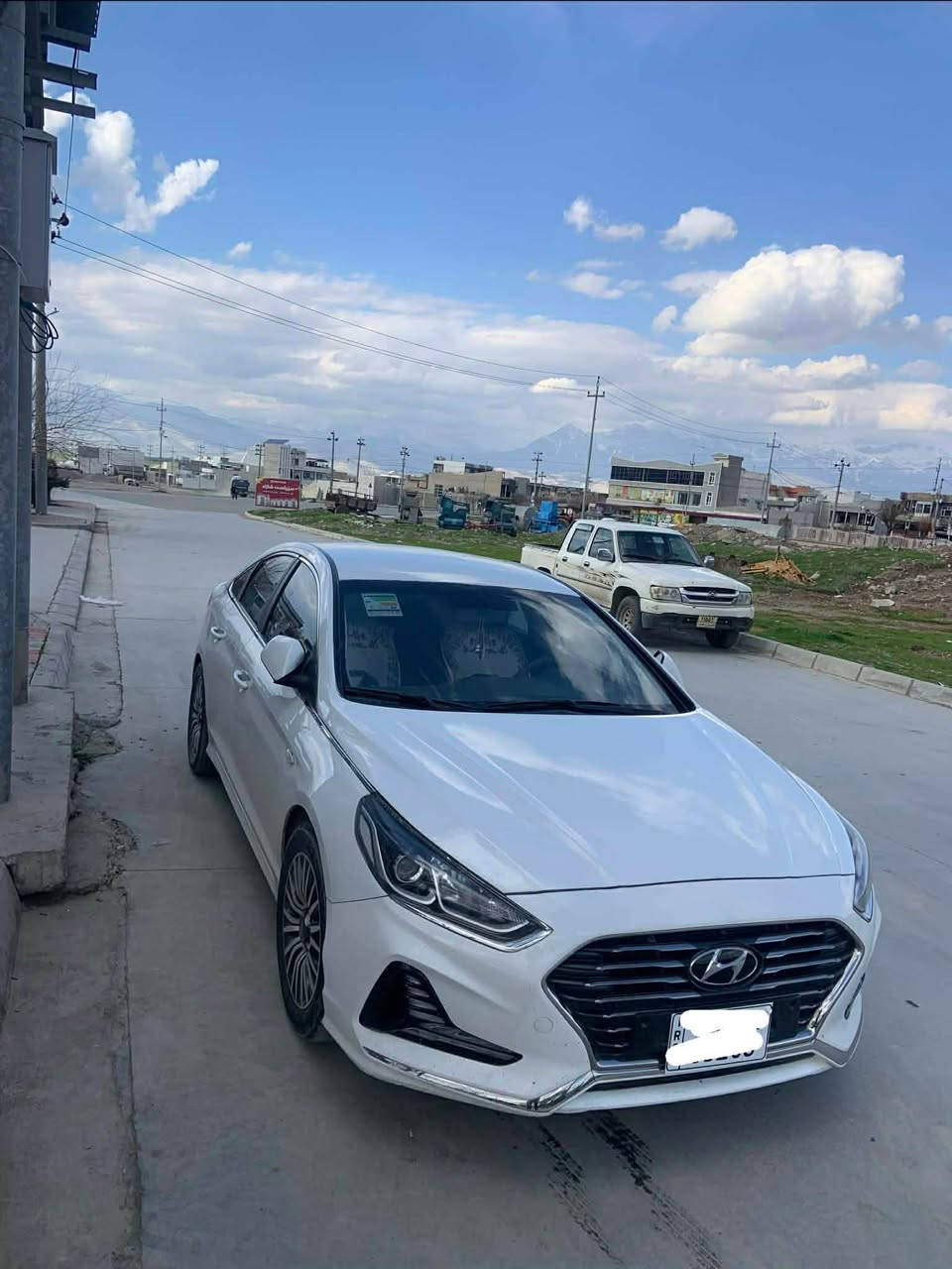 هۆندای سۆناتا (بڕاوەیە)2017 کراوە بە 2019 
سەیارەی زۆرنەرم و چێژبەخش بەنزین زۆرکەم دەخوات
کامل بۆیاخ نییە بە کامل ئەیفرۆشم وە تازە رۆنی ن
بزوینەر و گێڕەکەی گۆرداروە و سەیارە لیدرانی نییە وەک شەریکە ماوەتەوە 
نرخ:61$ و محامەلەیەکی برایانە  
ژ.م:***********
واتس ئەپ و ڤایبەر ی لەسەرە 
تکایە پەیوەندی بە خاوەنیەوە بکەن لئرە ولام نادریتەوە بشدار, السليمانية
