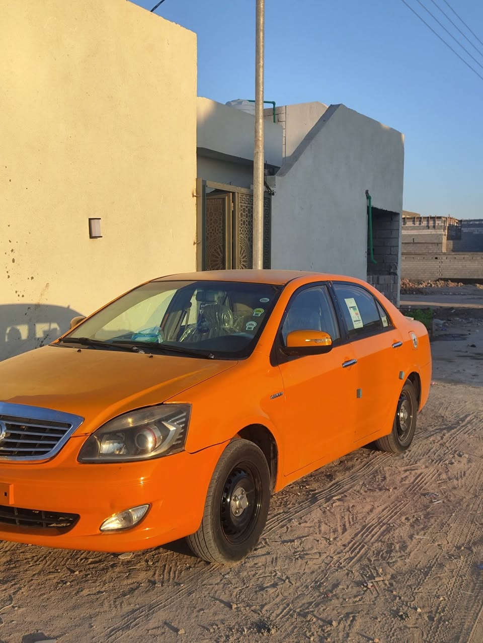 جيلي موبل مديل 2014 مصبوقه حزام لا ضربه ولا تبديل  سياره جهازه كير جديد. مكينه جديده حداديه تبريد تدفئه كله شقاله رقم بصره. بكان سياره تنومه سعر 45 وبيه مجال رقم ***********
