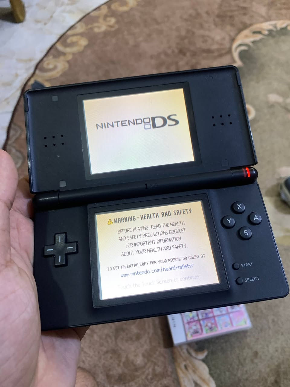 (قيمونه القطعه+للبيع)
نينتندو ds مع العاب ومن ضمه مال بوكيمون اصليه سعره بموقع فوك 200 دولار (ضيعت شاحنته)
وكيم بوي من ورى حمل نكسرت شاشه


**إذا كنت صاحب هذا الإعلان وتريد حذفه لأي سبب، رجاءا أرسل رسالة إلى الدعم الفني**