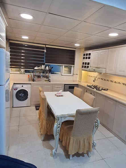 السلام عليكم ورحمه الله وبركاته 
شقة مؤثثة للبيع في اربيل 
مجمع اسودة ستي 110م 
بسعر مناسب فقط 4دفاتر وقابل للتفاوض 
ملاحظه مهمه الشقة تتأجر 450الف للاستثمار 
أي استفسار اتصل واتساب 
***********
***********
***********
ابو عبدالله عمر الجنابي الجنابي
