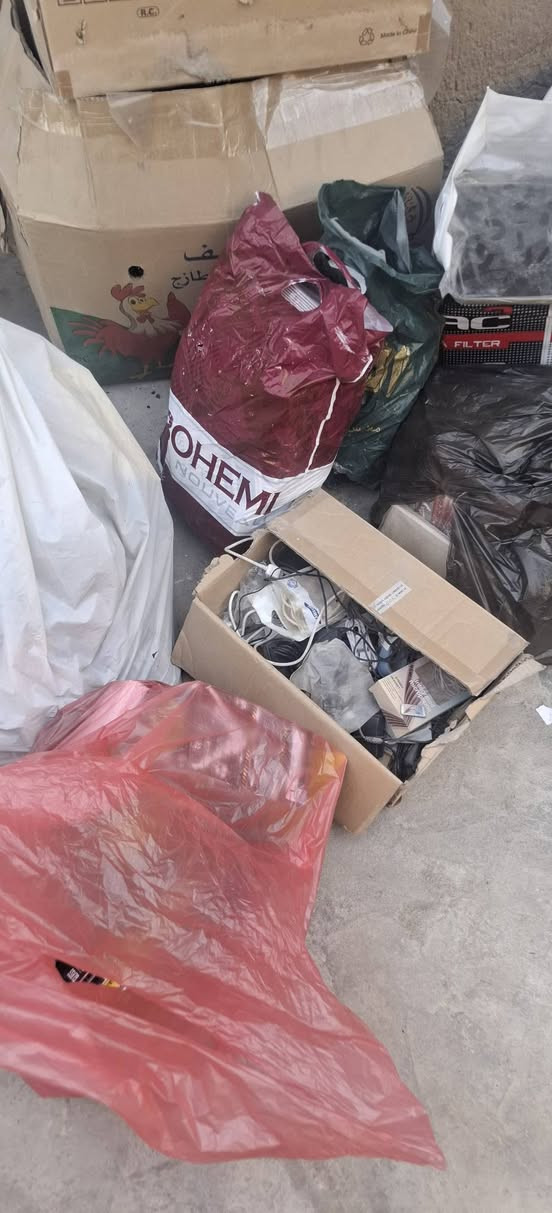 سلام عليكم 
غراض مال محل موبايلات قديمات 
شحنات . لازكات . تليفونات . قديمات الي يستفاد منهن 
يراسلني او يخابرني مكاني شارع (٨٠ محيزم )
***********
