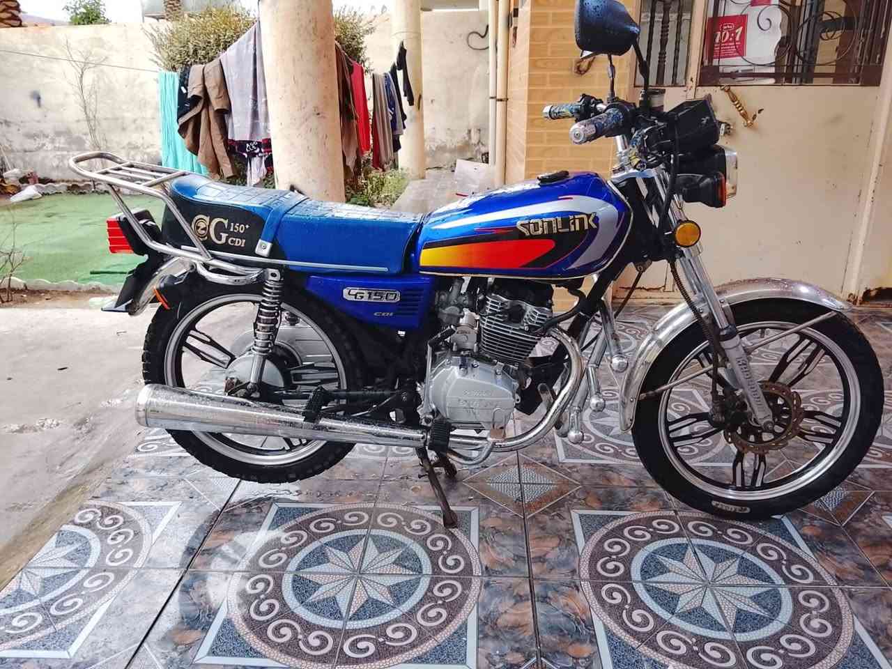 دراجه ايراني للبيع السعر 450 بيه مجال جديده كهربائيات كله شغاله مكفوله من كلشي موديل  22 محرك بلادي عنواني الرمادي حي ضباط للاستفسار على رقم ***********
