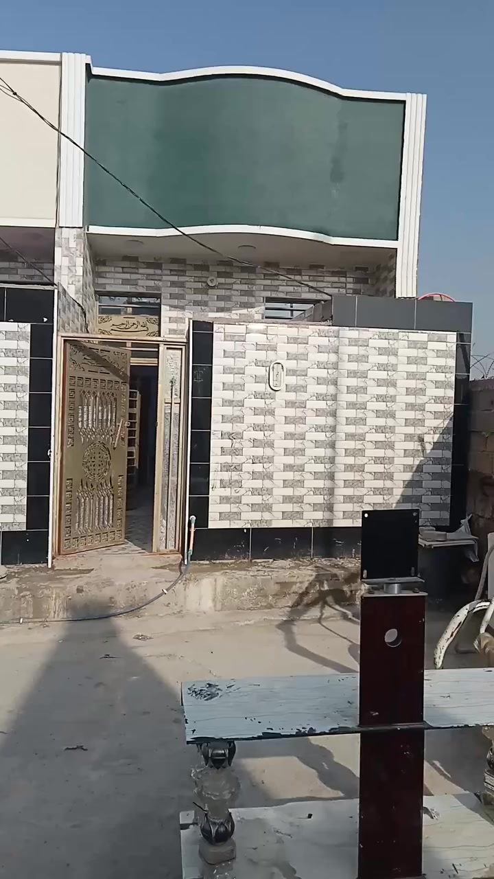 بيت بحي الكوفه شارع التبليط فرع محطة الهدى للمي ارو خدمات كامله مي مجاري تبليط مساحته76متر  بيت جاهز سعره 58تلفوني ***********
