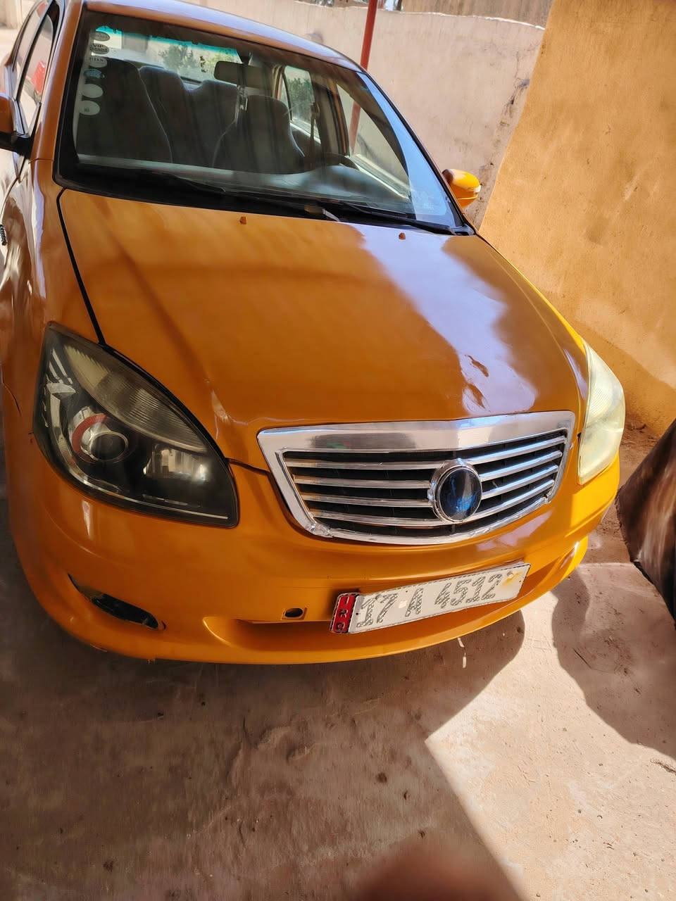 السلام عليكم جيلي موبل موديل ١٣ رقم مثنى انكليزي مصفره هيئه وغرامات كير ومكينه جدد 
حداديه جديده تخم تاير جديد مصبوغه حزام فقط مكان بابل الهاشمية السعر ٤٥ وبيه مجال ***********
