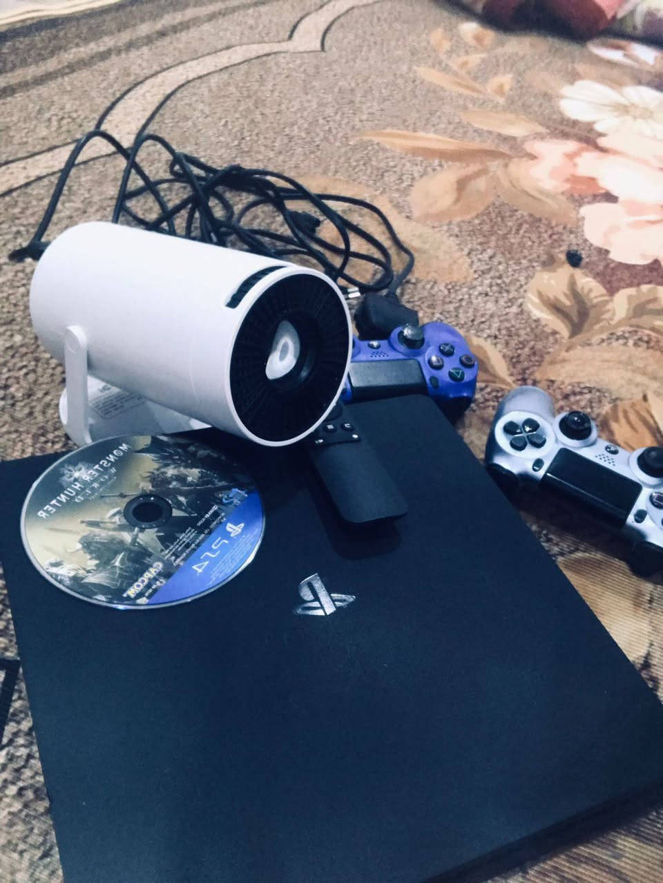 بلستيشن فور سلم واحد تيرا كامل ملحقاته اولاين ويا حساب بي العاب قوي +تاتا شوت مكاني البصره الحكيميه ***********
