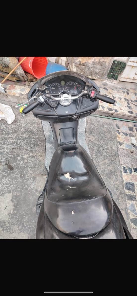 سلام  عليكم عندي دراجه  فورده البيع  لا تبخير لا كايمه  كلشي مابينه سعره  مليون  وبيه مجال الطيبين وبيك خير ودل راسني  علا هاذه الرقم ***********
