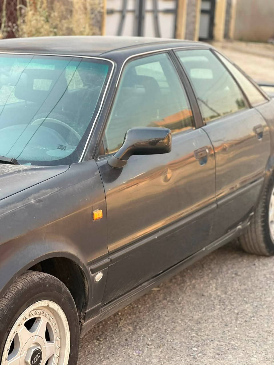اودي 92
محرك 6

كير اوتامتيك 

كل كهربائياتها شغاله 

ومحرك وكير كلها نظيفه 

ب٢٧ وبيها مجال

***********

