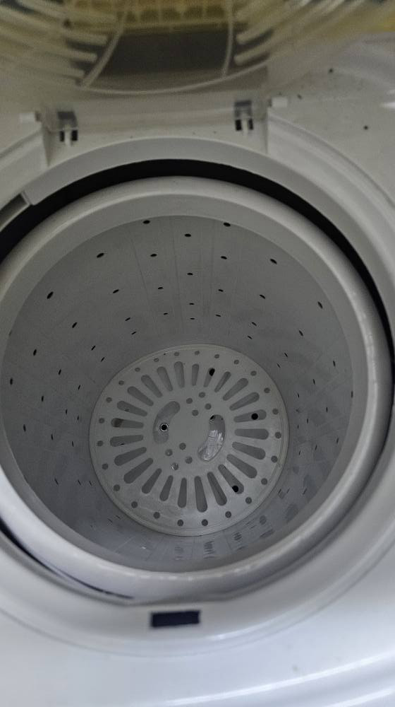 الثلاجة 165 بيها زنجار بسيط مو خياس مو جواها
الغسالة جديده مستخدمه مره وحده 8 كيلو هيتاشي 75 كربلاء, العراق


**إذا كنت صاحب هذا الإعلان وتريد حذفه لأي سبب، رجاءا أرسل رسالة إلى الدعم الفني**