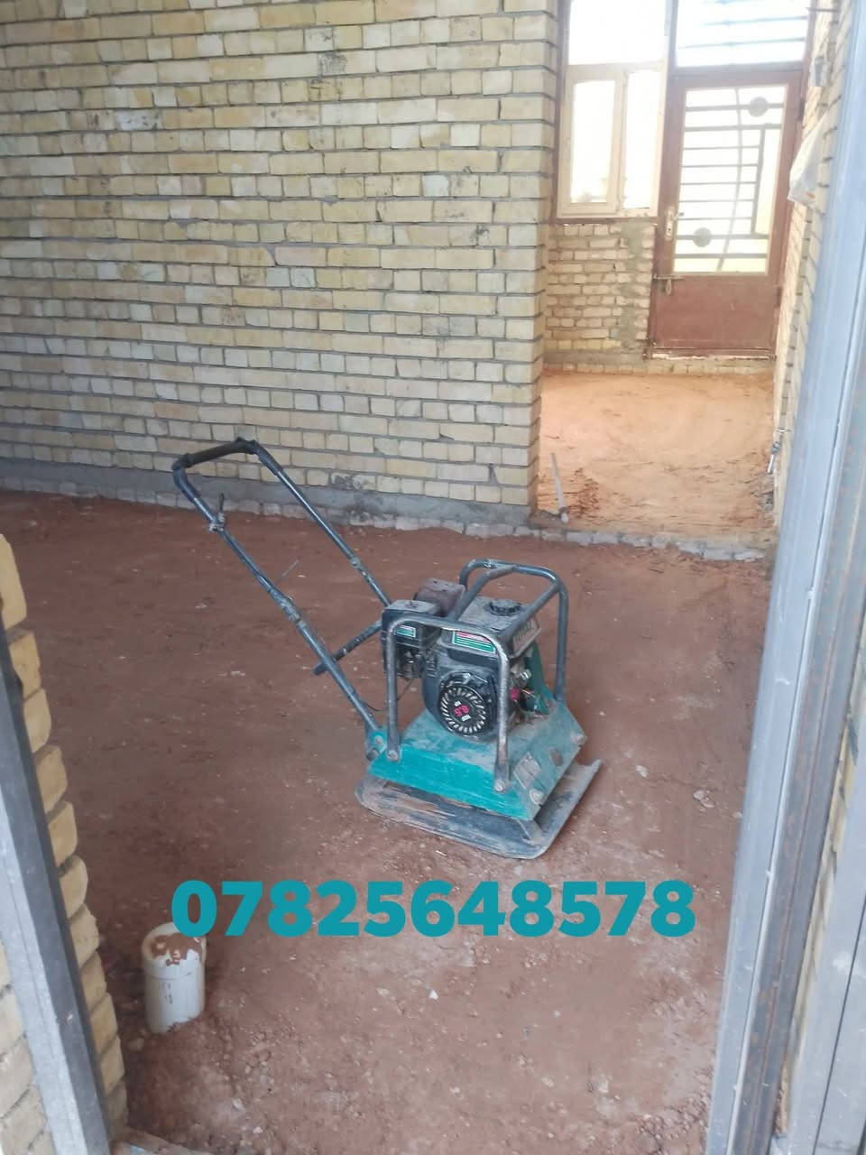 *********** #حدل وصب الارضيات صبة نظافه صب رباط صب دنك صب سطح تسليطه جميع انوع الصب والحدل بلقفاز والحادله  ***********
