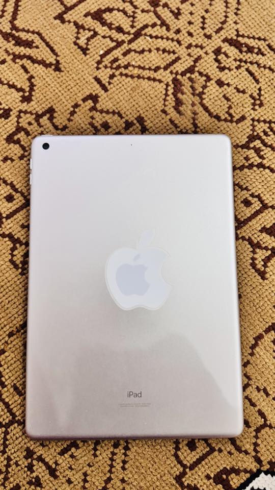 ايباد 9 نضيف استعمال قليل فقط تصفح نضيف خالي من التبديل  او التصليح   سعره ٢٤٠ الف  مكاني بابل محاويل ***********
