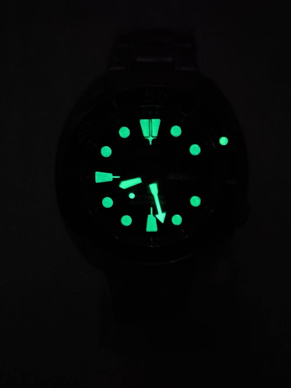 ساعة من ماركة سيكو Seiko باتمان
تحفة فنية 
مصممة للغواصين ومحبي الفخامة
مكينة كوارتز ناعمة نظام ماطور
هيكل ستانلس ستيل مع رنك دوار
ميناء اسود فخم ومميزة مزودة بمنفذ تاريخ شهري واسبوعي 
فول لامينوس اميال وارقام والرنك 
زجاج معدني ضد الخدش 
مقاومة ماء وغبار 
سير ستانلس ستيل جودة علية
دبل قفل اصلي 
القطعة مختمة بالكامل خفر 
وزن ثقيل 

ملاحظة متوفر قطعتين فقط

السعر :- 45 الف ع اول تم
للحجز والاستفسار يرجى مراسلة الصفحه


**إذا كنت صاحب هذا الإعلان وتريد حذفه لأي سبب، رجاءا أرسل رسالة إلى الدعم الفني**