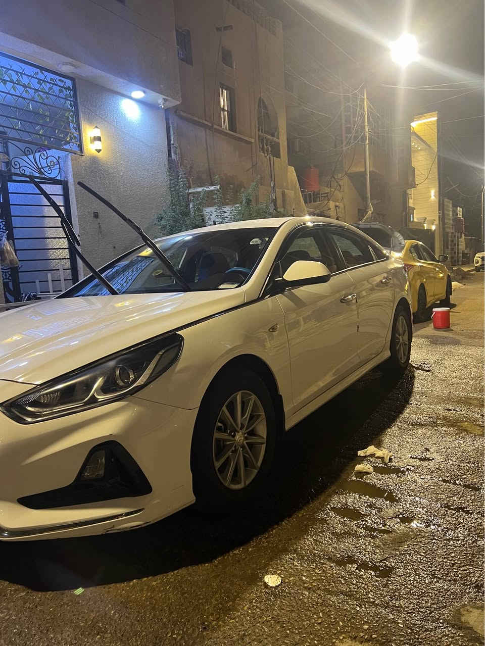 سلام عليكم سوناتا مديل 2021 وراد كوري بانزين بيه قطعتين صبغ من كوريا وبيه الجاملغ الخلفي ضربه خفيفه مواصفات عاديه كشنات جلد حلوه سياره ع ايدي مرتبه سعره 158 وبيه مجال بصيط 

رقمي *********** Singapore
