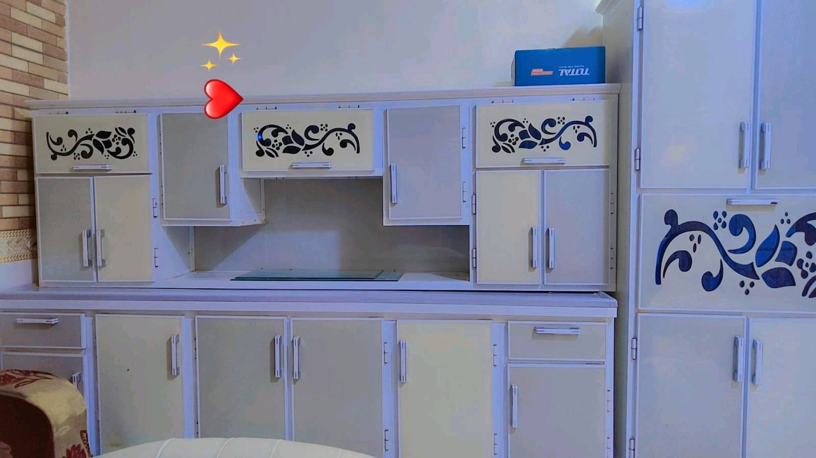 ✨🔥 للبيع كاونتر مميز ونظيف جداً — فرصة حقيقية ما تتكرر 🔥✨
كاونتر بحالة ممتازة وكأنه جديد، استعمال خفيف ونظيف بدون كسور ولا خرابيط.
مصنوع بشكل قوي ومتين، ثابت وما يهتز، ويعطي شكل مرتب وأنيق لأي مكان تحطه فيه 👌
تصميمه عملي ويوفّر مساحة حلوة للترتيب، يخليك ترتاح بالاستعمال اليومي وما تتعب من كثرة اللخبطة.
لون جميل وشكل جذاب يلفت النظر من أول ما الواحد يشوفه 👀✨
✅ نظافة عالية جداً
✅ متين ويعيش سنين
✅ شكله فخم ومرتب
✅ جاهز للاستعمال فوراً بدون أي تصليح

(يوجد مجال بسيط للتفاوض للجادين فقط)
الفرصة ما تبقى طويلاً — أول واحد جاد يحجزه يكون من نصيبه 🔥
للتواصل خاص أو تعليق تحت المنشور ⬇️
—