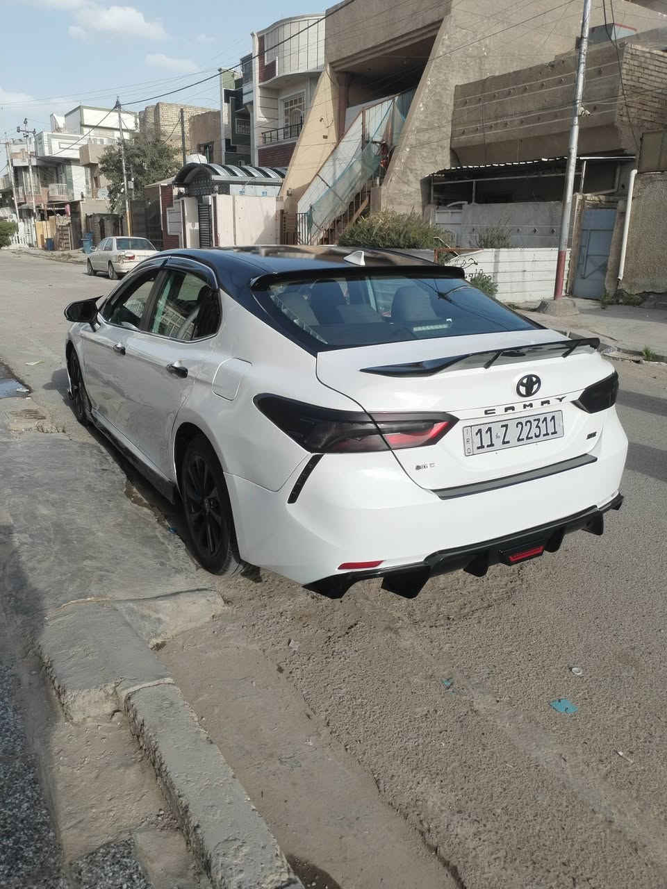 السلام عليكم للبيع كامري موديل 2023 وارد مريكي بانزين حادثه جاملغ وبنيد وجاملغ خلفي وقبق صندوك مبدل يرباك ستيرن ماشيه 58 سياره محدثه SE رقم بغداد  السعر 145             ***********
