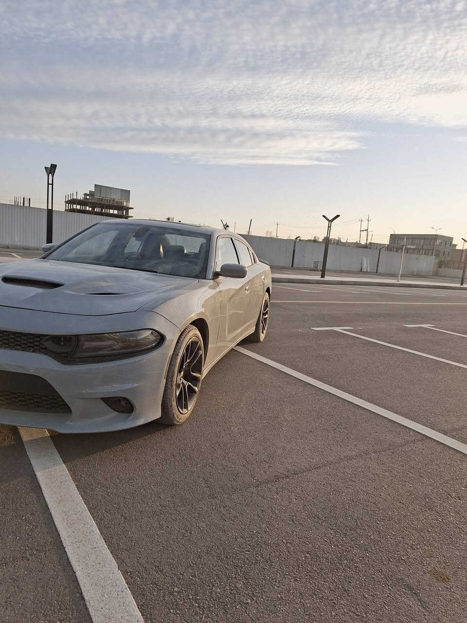 يالله يارزاق السلام عليكم سيارة نوع دوج جارجر لون سموك موديل 2021 فول مواصفات توويل مكينة 6 سلندر ماشية 96 الف رقم بغداد مميز وارد امريكي حادثه جاملغين وبنيد مكانه بغداد اخوان ممتواجد على الفيس  سعره  195 ورقة رقم الهاتف ***********
